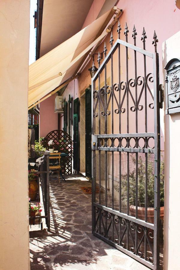 דירות לה ספציה La Casa Dei Fiori מראה חיצוני תמונה
